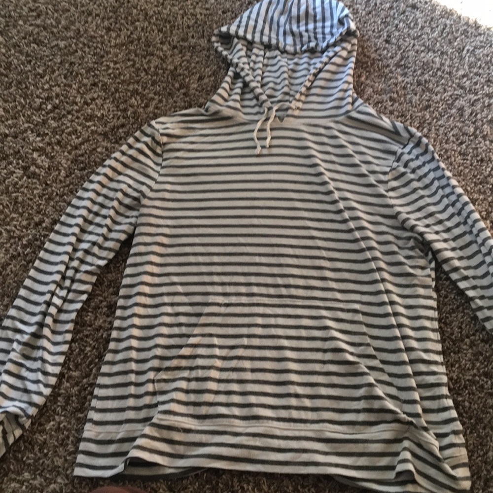 T-shirt hoodie white and grey stripes